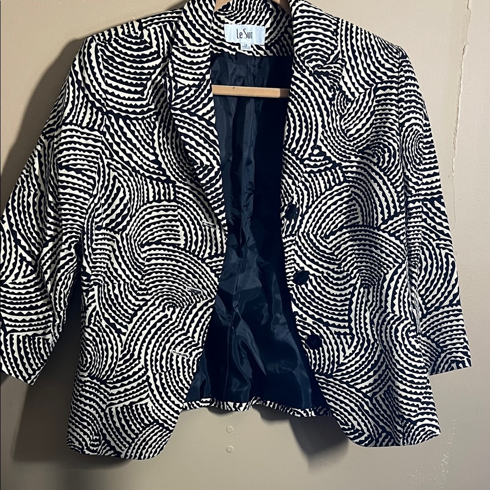 Le Suit Black and White Patterned Blazer